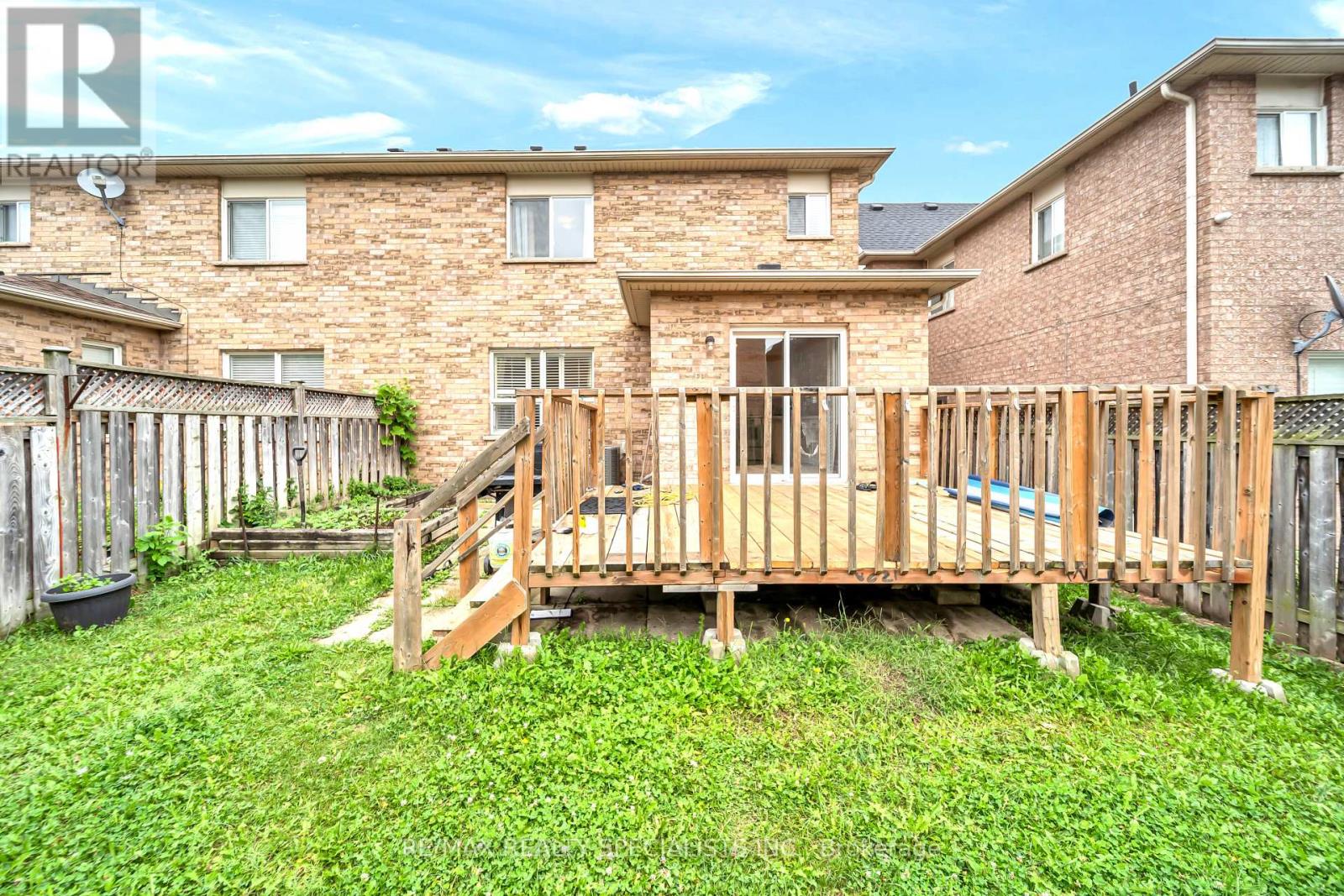 6 Topiary Lane, Brampton, Ontario  L7A 2K6 - Photo 13 - W13751204