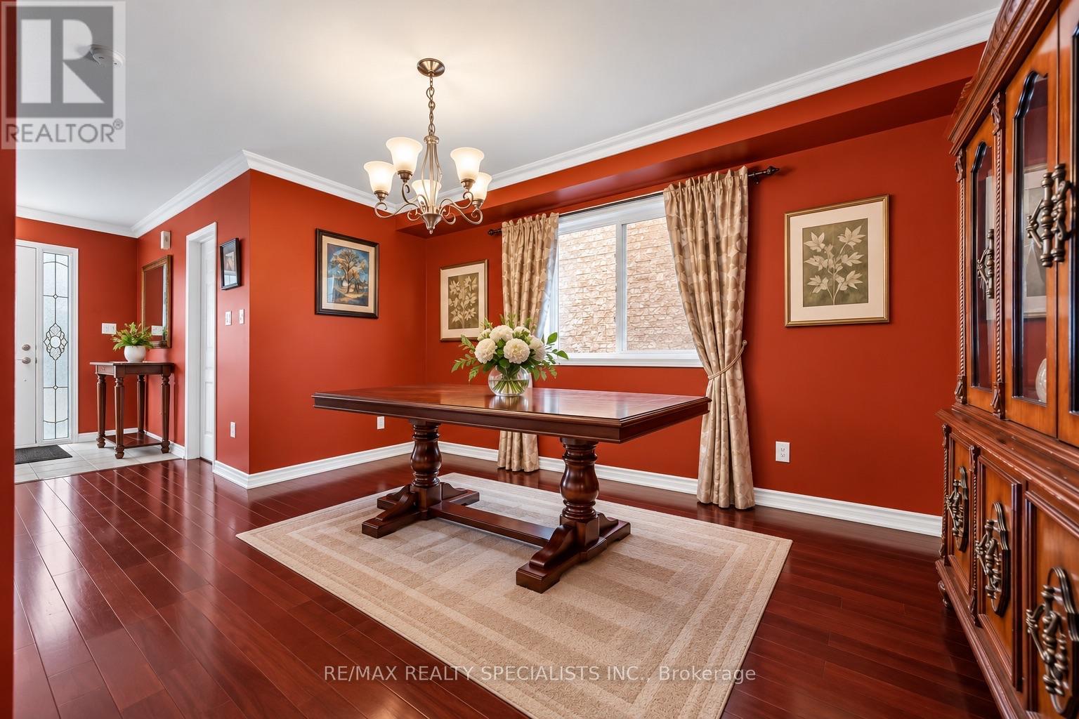 6 Topiary Lane, Brampton, Ontario  L7A 2K6 - Photo 4 - W13751204