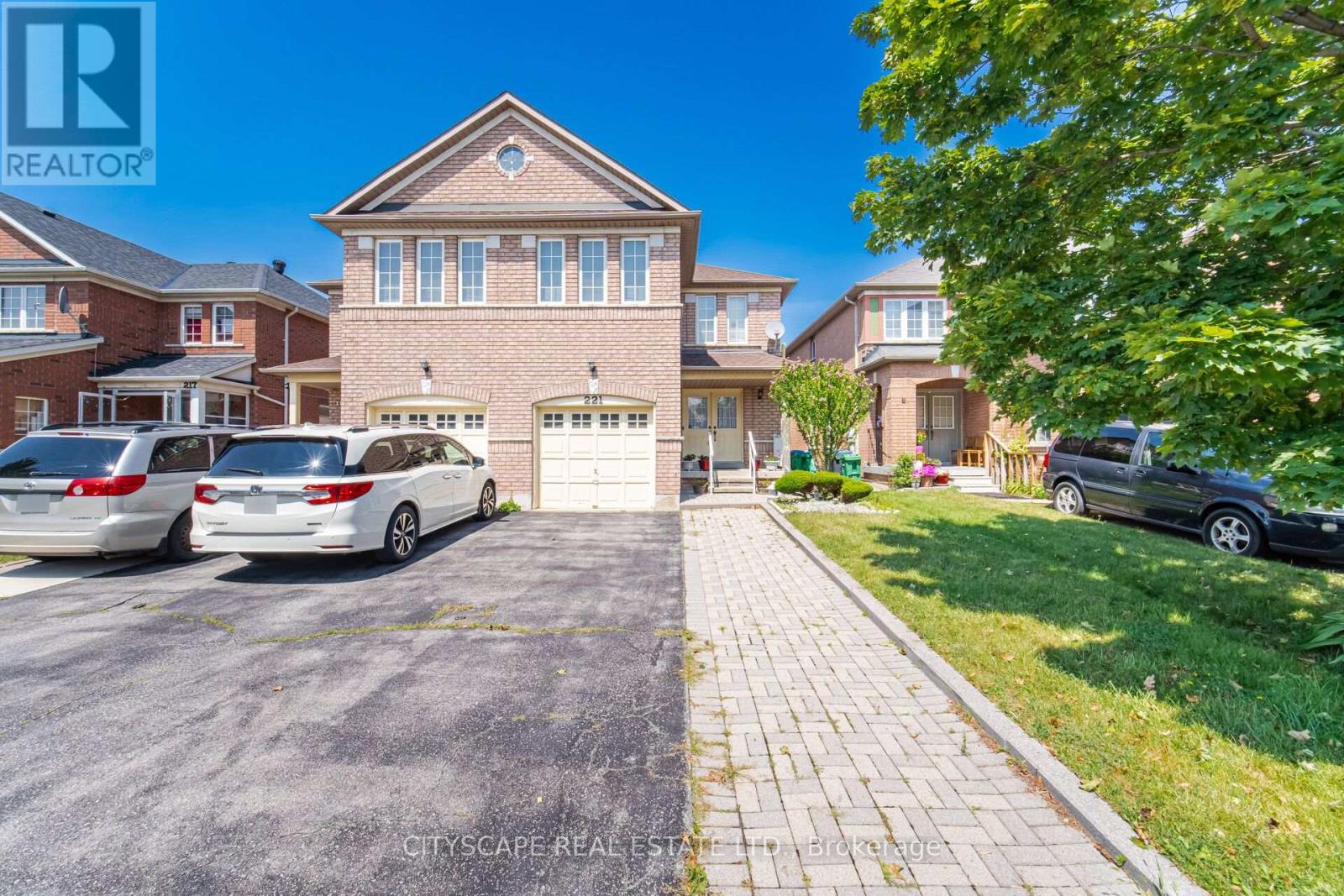 221 Richvale Drive S, Brampton, Ontario  L6Z 4W2 - Photo 3 - W13751210