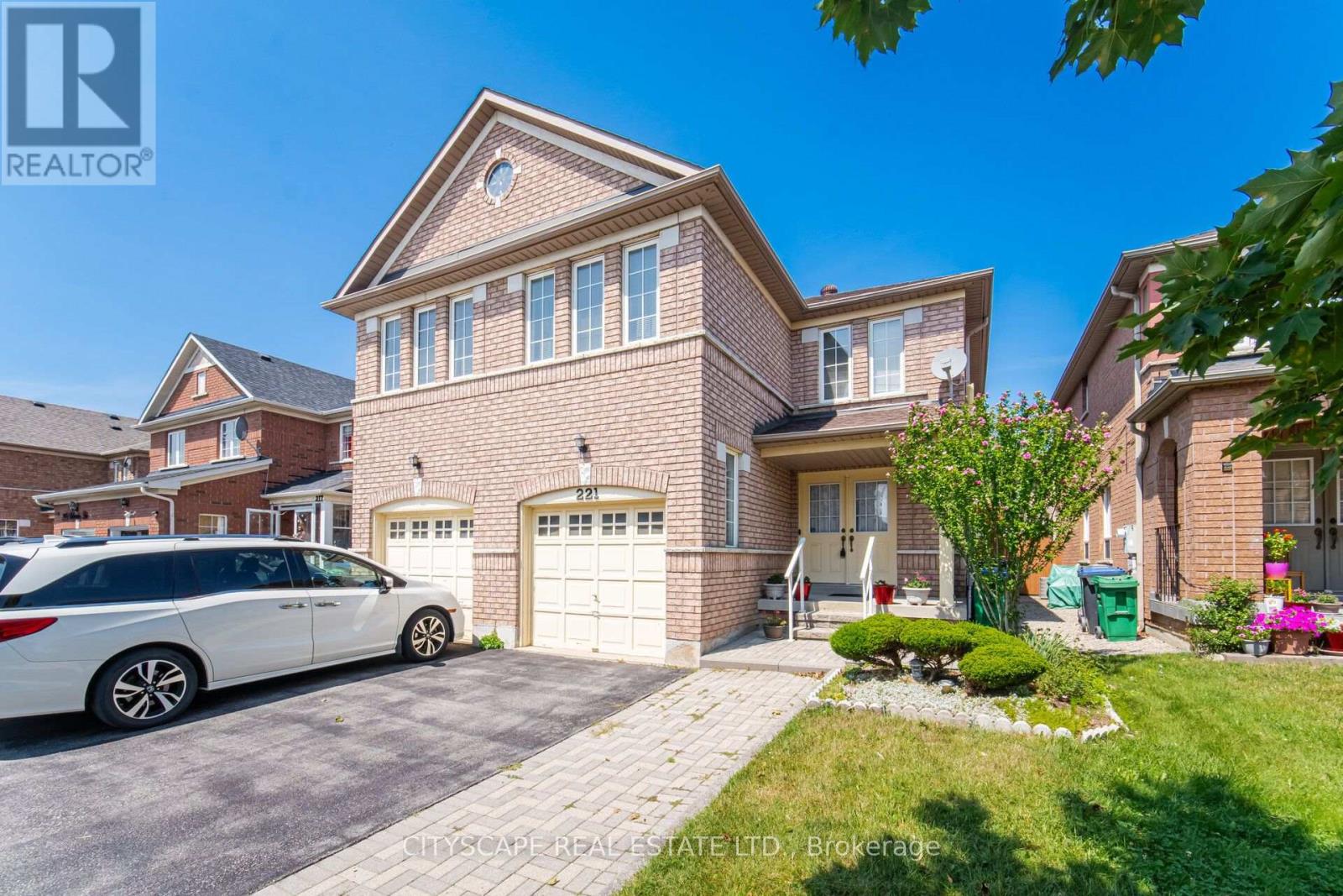 221 Richvale Drive S, Brampton, Ontario  L6Z 4W2 - Photo 4 - W13751210