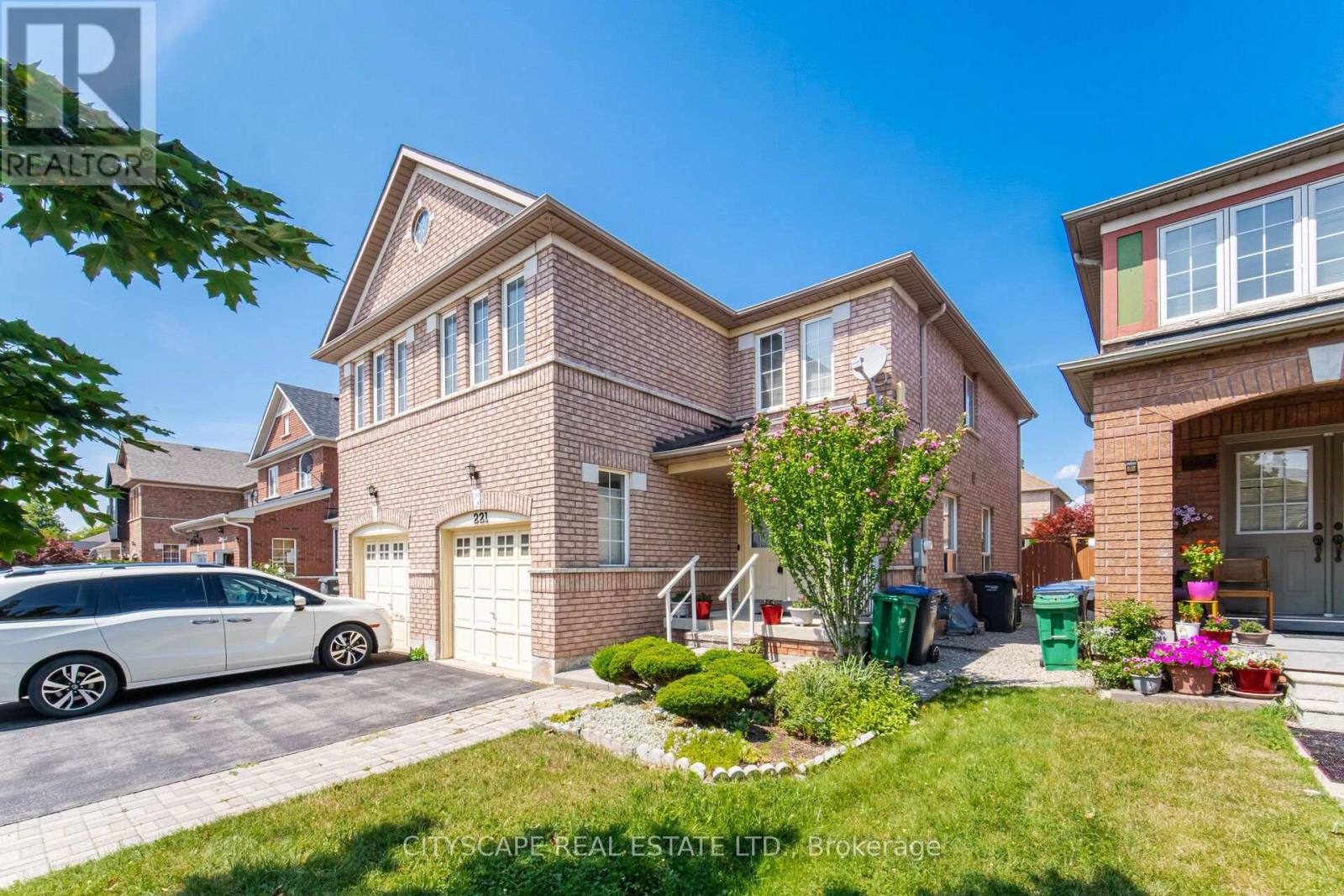221 Richvale Drive S, Brampton, Ontario  L6Z 4W2 - Photo 5 - W13751210