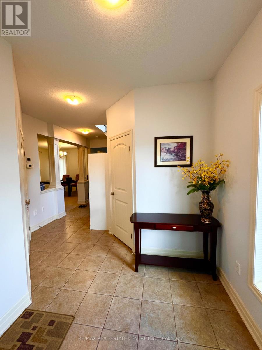 32 Hodgson Drive, Guelph, Ontario  N1L 0K2 - Photo 3 - X13751190