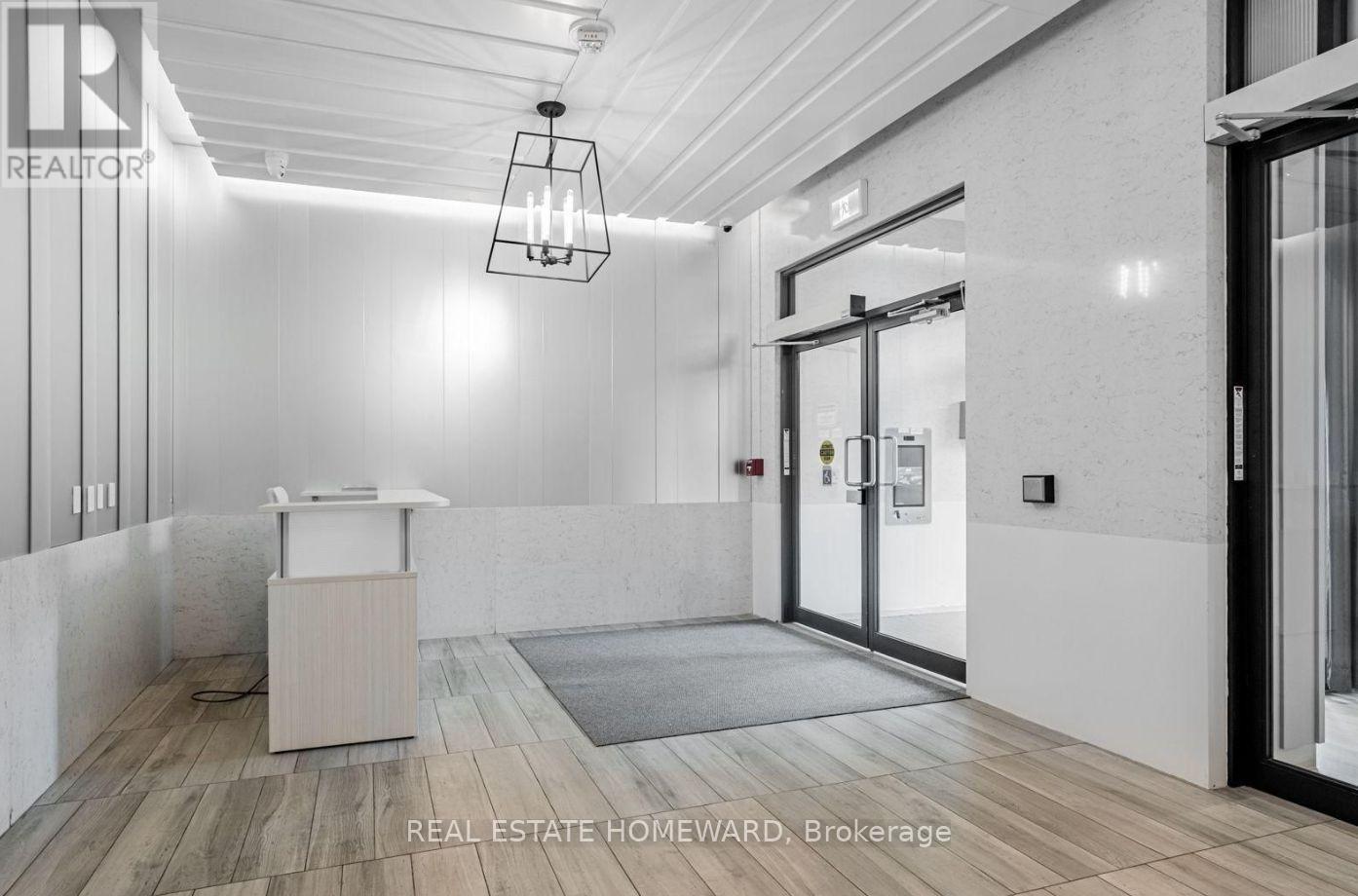210 - 1630 Queen Street, Toronto, Ontario  M4L 0B3 - Photo 2 - E13751222