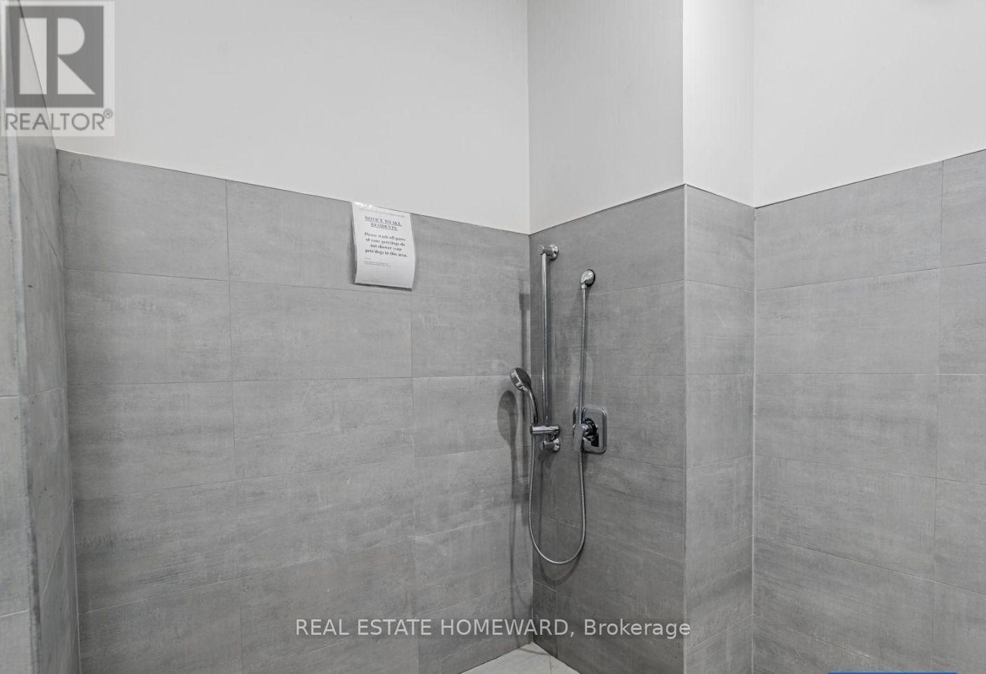 210 - 1630 Queen Street, Toronto, Ontario  M4L 0B3 - Photo 4 - E13751222