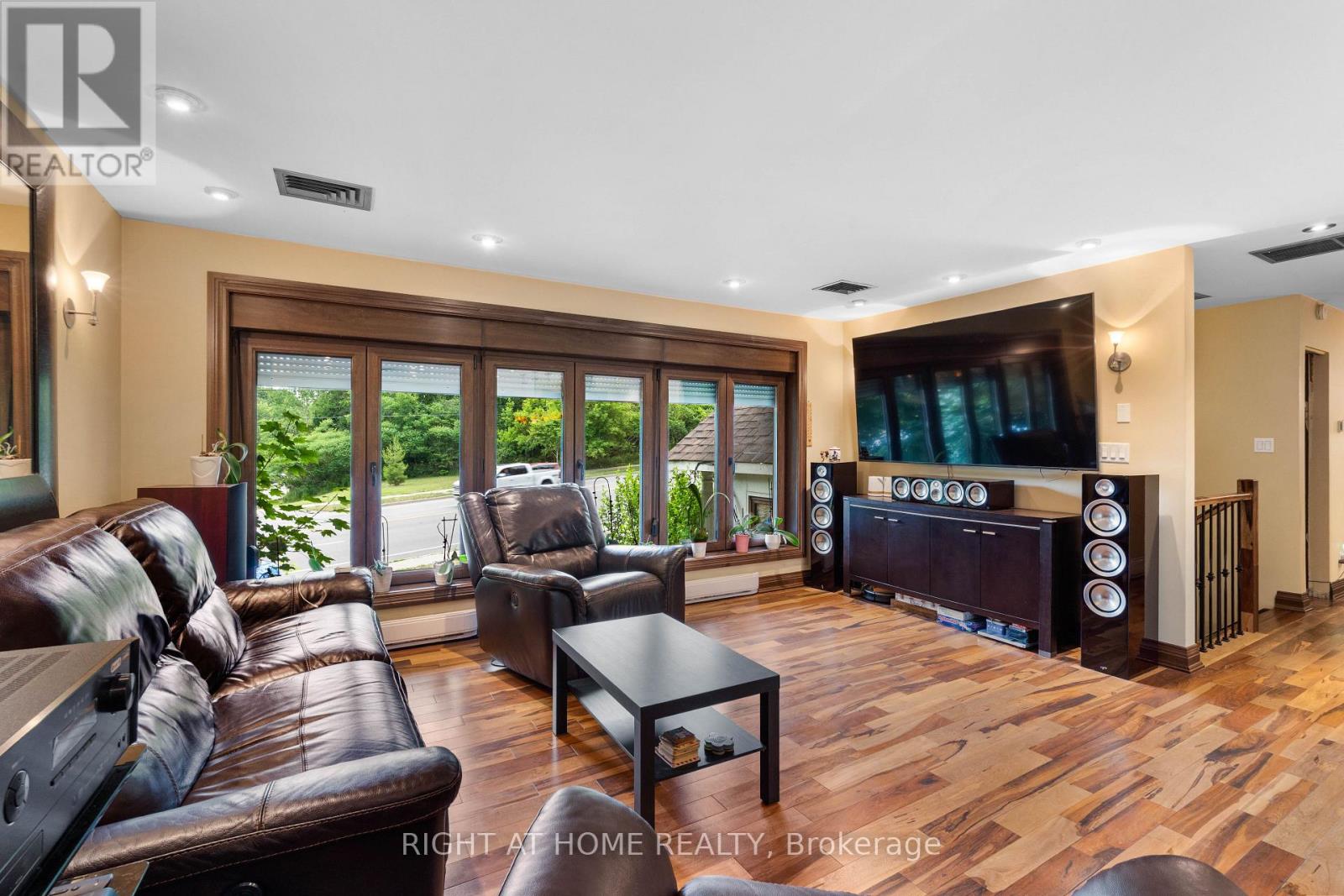 Upper - 1101 Brimley Road, Toronto, Ontario  M1P 3E8 - Photo 10 - E13751226