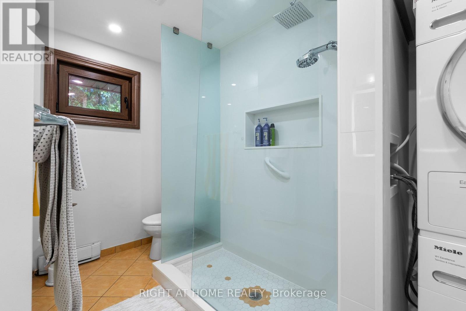 Upper - 1101 Brimley Road, Toronto, Ontario  M1P 3E8 - Photo 22 - E13751226
