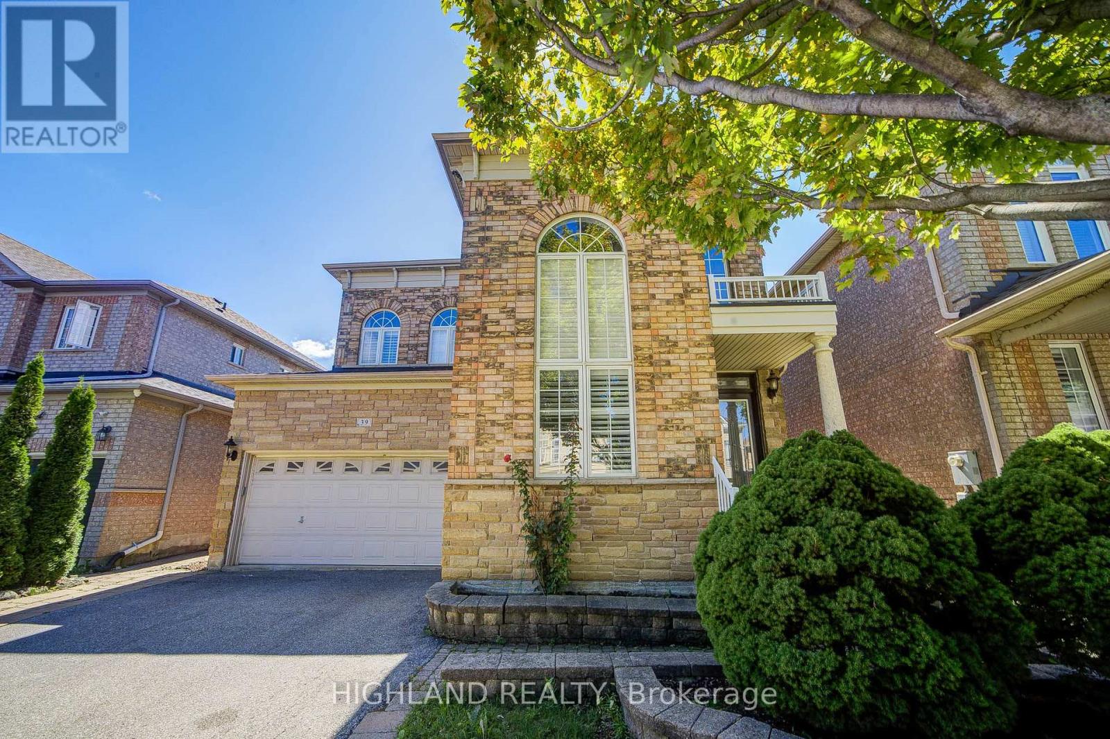 39 Shadetree Crescent, Vaughan, Ontario  L4H 1Y3 - Photo 2 - N13751214