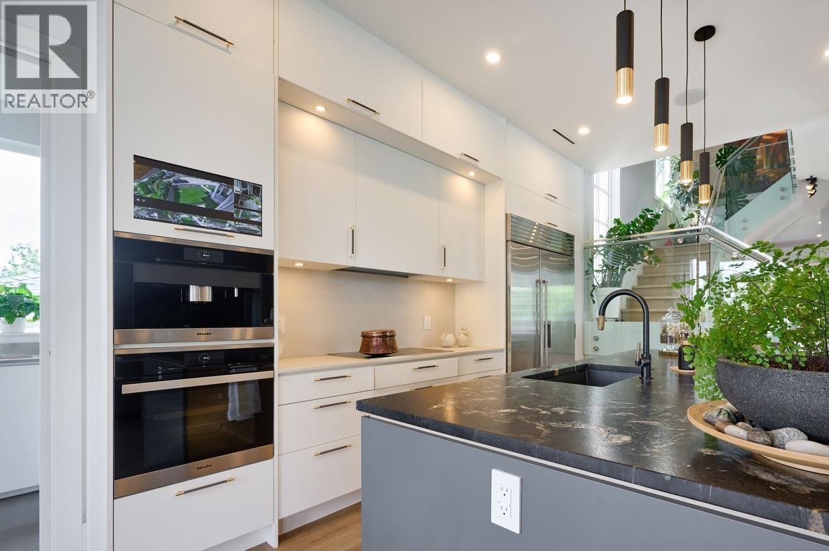 449 E 15th Street, North Vancouver, British Columbia  V7L 2R9 - Photo 10 - R3162021