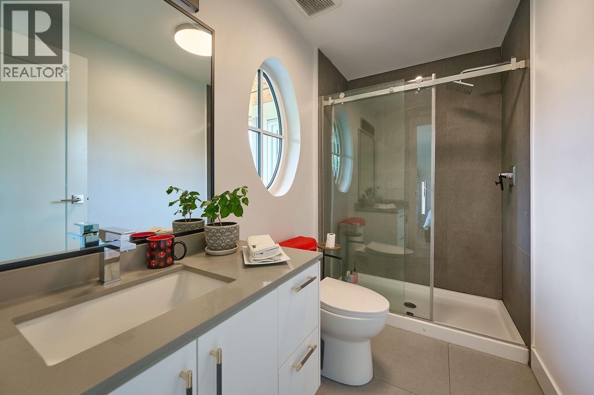 449 E 15th Street, North Vancouver, British Columbia  V7L 2R9 - Photo 21 - R3162021