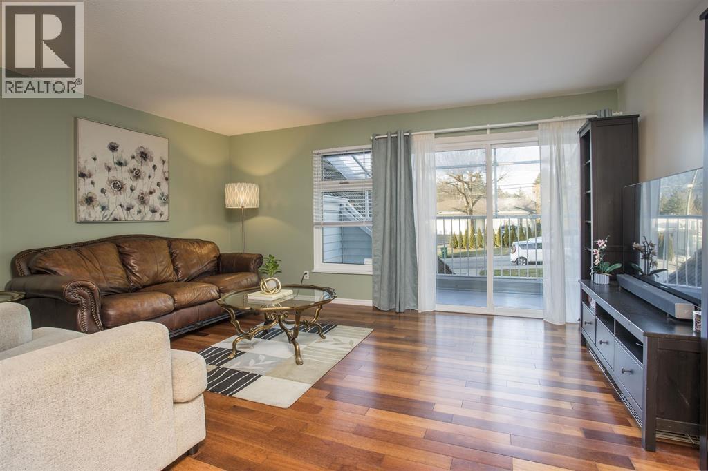 Upper 9890 Lyndhurst Street, Burnaby, British Columbia  V3J 1G1 - Photo 2 - R3162019