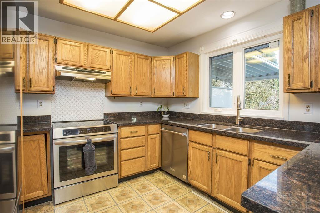 Upper 9890 Lyndhurst Street, Burnaby, British Columbia  V3J 1G1 - Photo 7 - R3162019