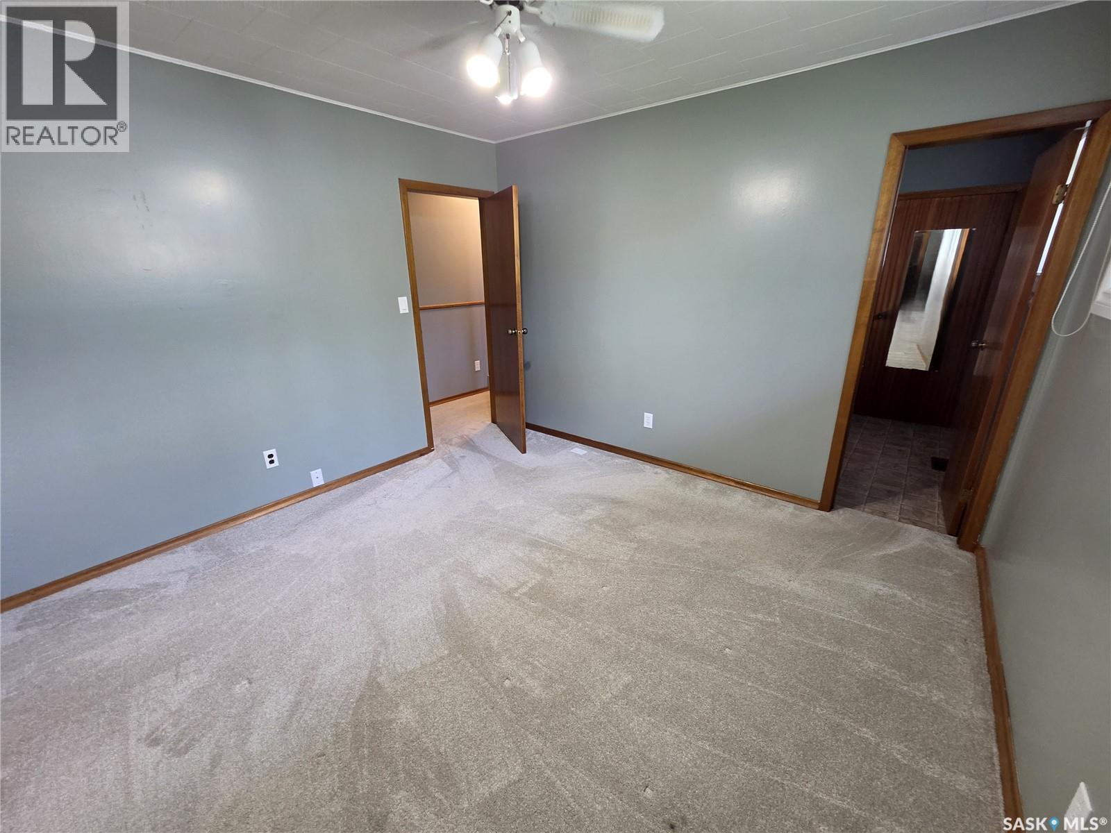 304 Second Avenue E, Lampman, Saskatchewan  S0C 1N0 - Photo 23 - SK030695