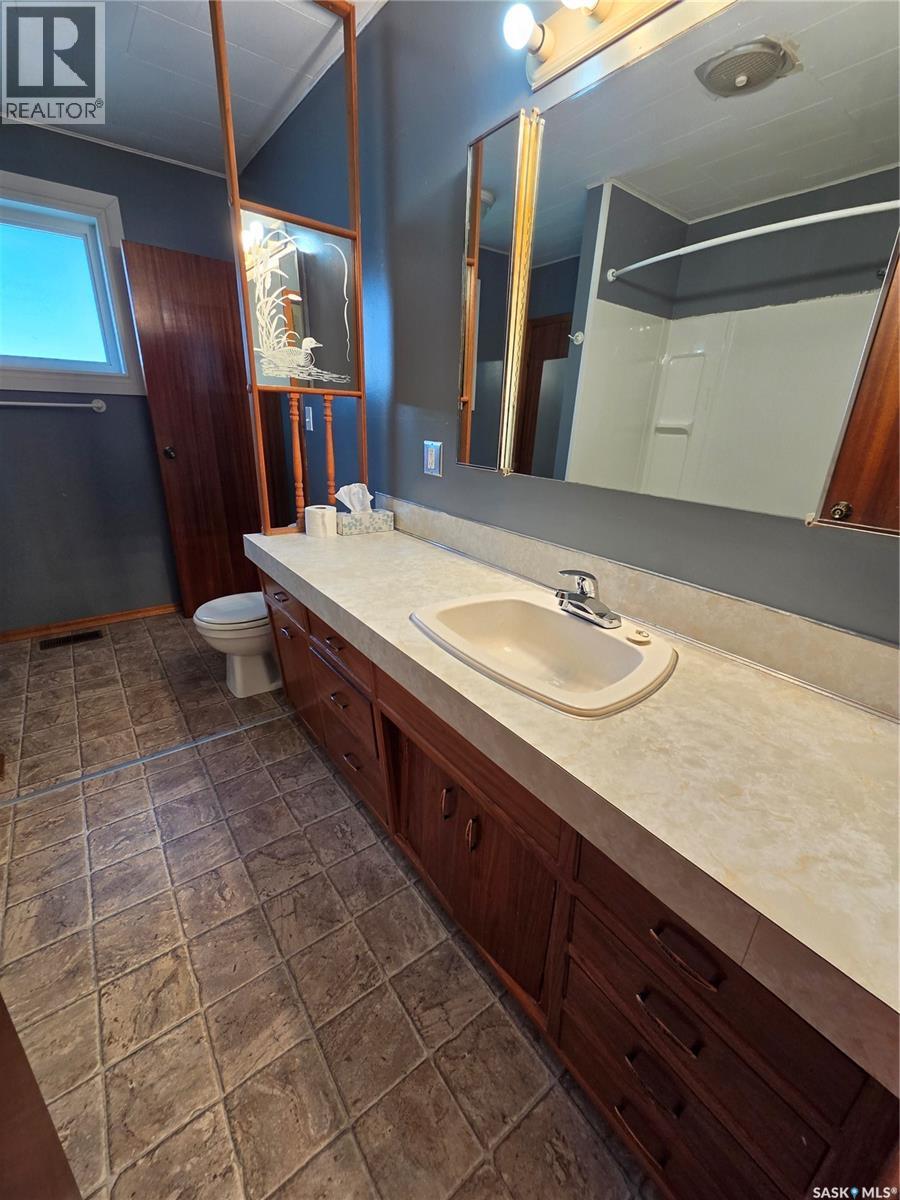 304 Second Avenue E, Lampman, Saskatchewan  S0C 1N0 - Photo 25 - SK030695