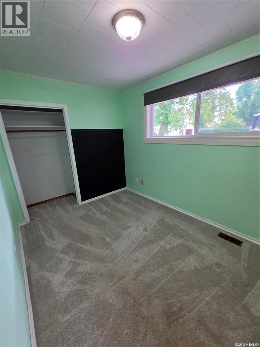 304 Second Avenue E, Lampman, Saskatchewan  S0C 1N0 - Photo 15 - SK030695