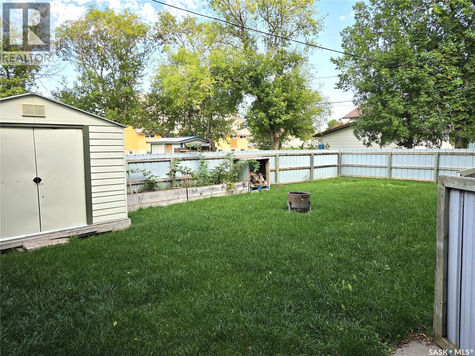 304 Second Avenue E, Lampman, Saskatchewan  S0C 1N0 - Photo 37 - SK030695