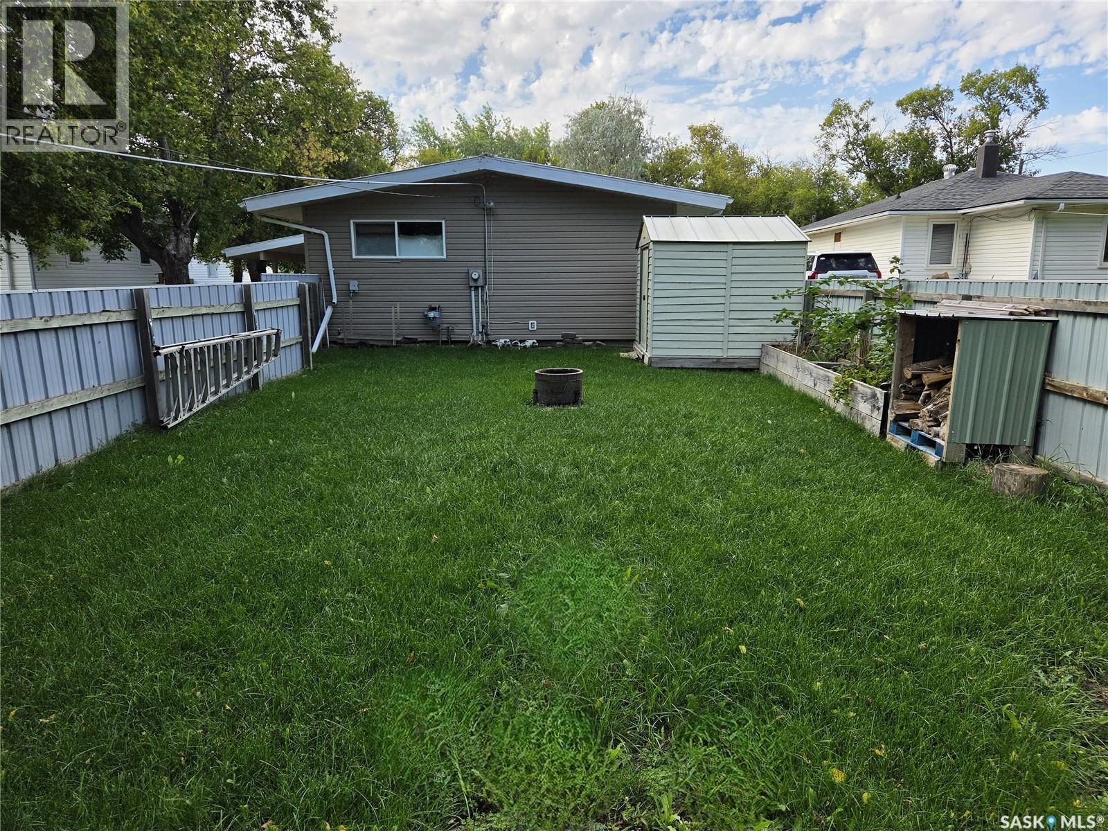 304 Second Avenue E, Lampman, Saskatchewan  S0C 1N0 - Photo 36 - SK030695