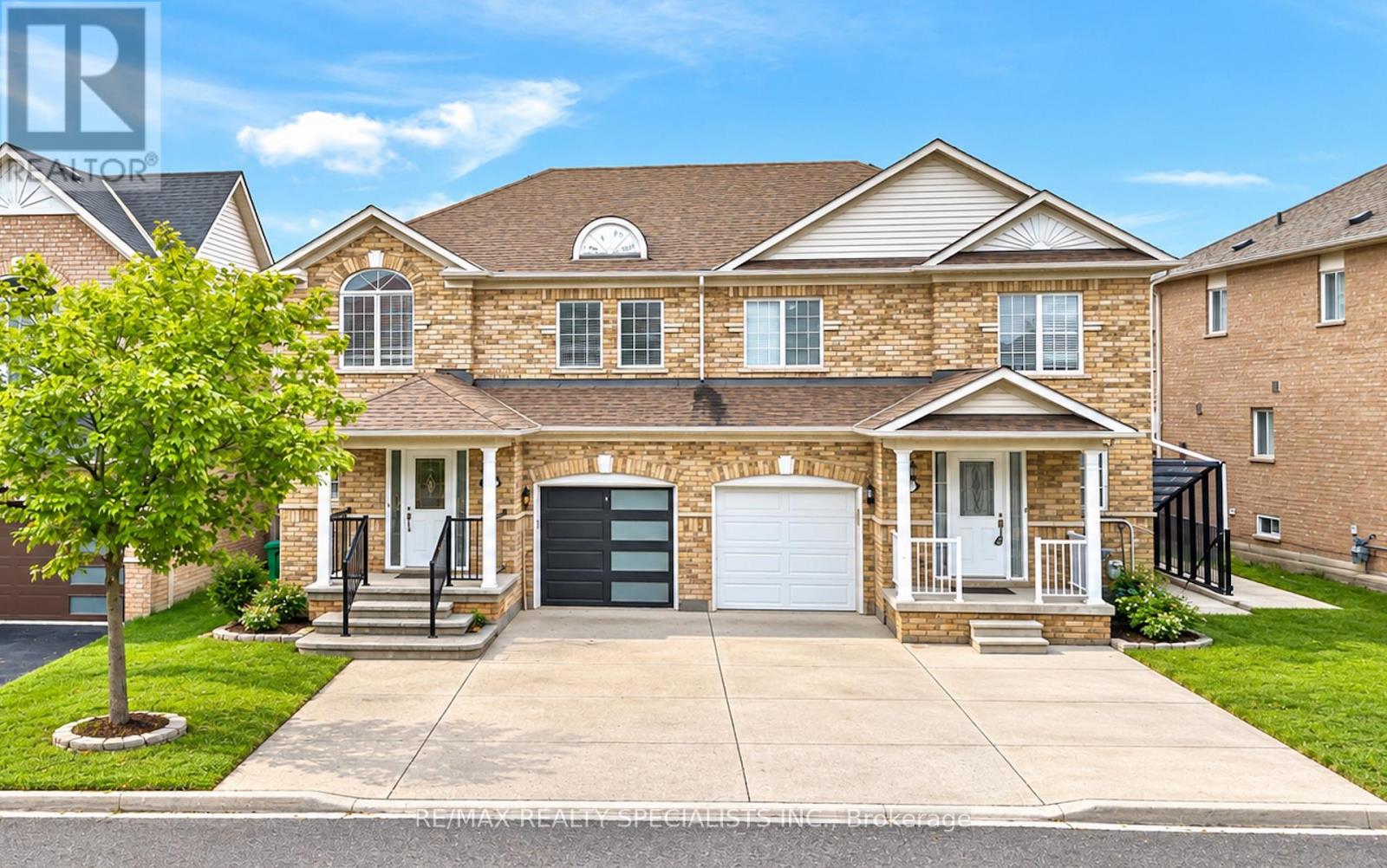 6 TOPIARY LANE, Brampton, Ontario