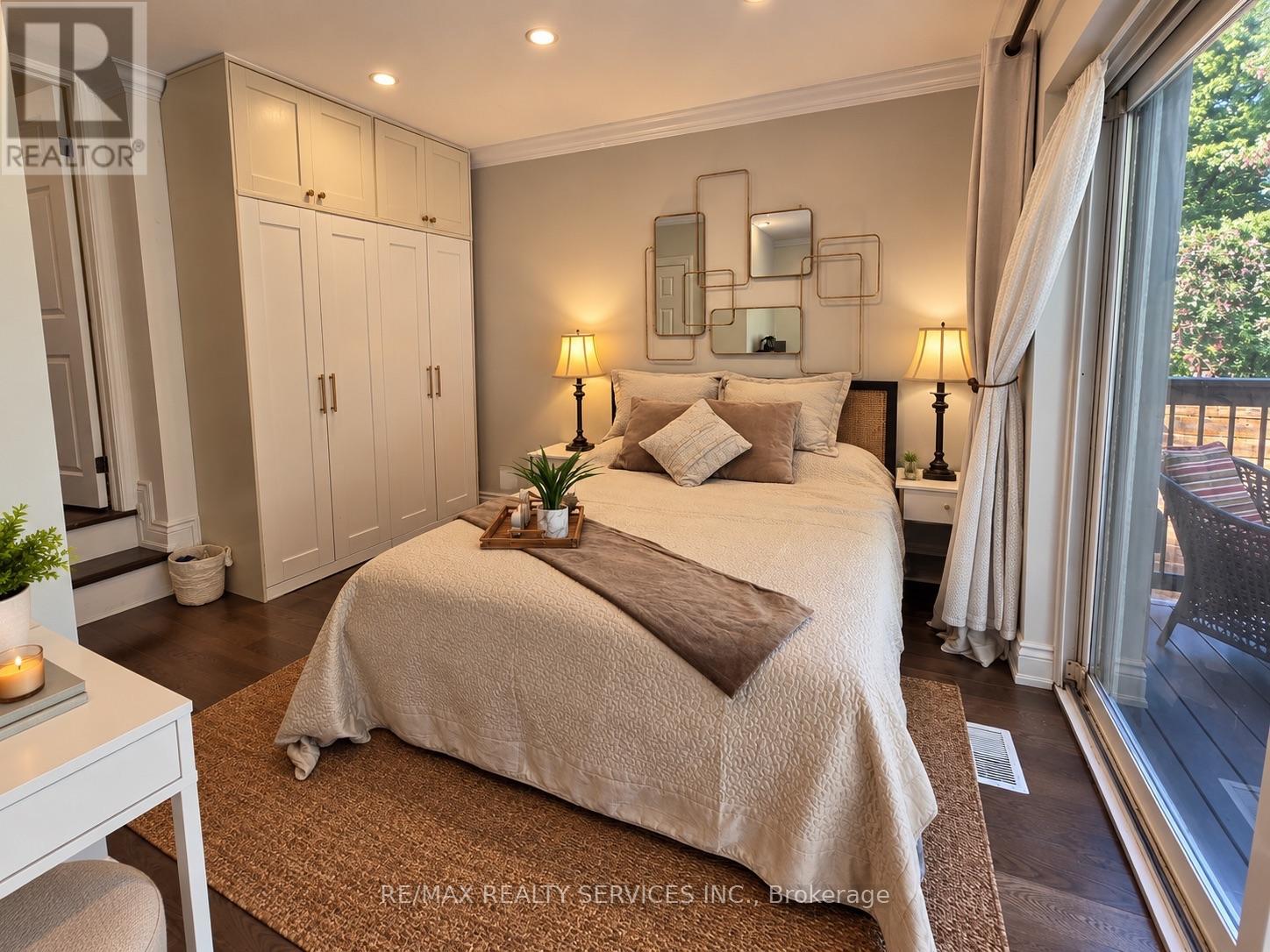 21 Mcintosh Avenue, Toronto, Ontario  M8Y 3E1 - Photo 12 - W13751244