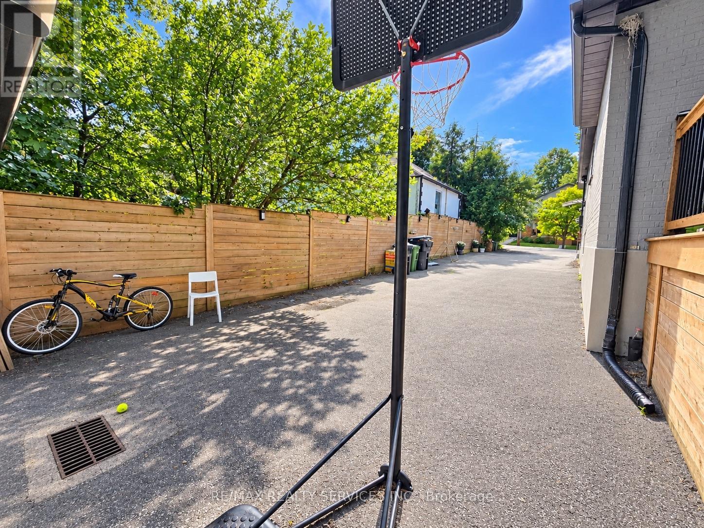 21 Mcintosh Avenue, Toronto, Ontario  M8Y 3E1 - Photo 26 - W13751244