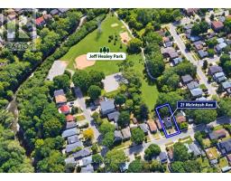 21 MCINTOSH AVENUE, Toronto, Ontario