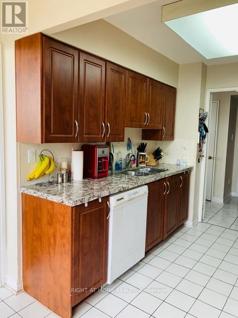 811 - 50 Kingsbridge Garden Circle, Mississauga, Ontario  L5R 1Y2 - Photo 7 - W13751254