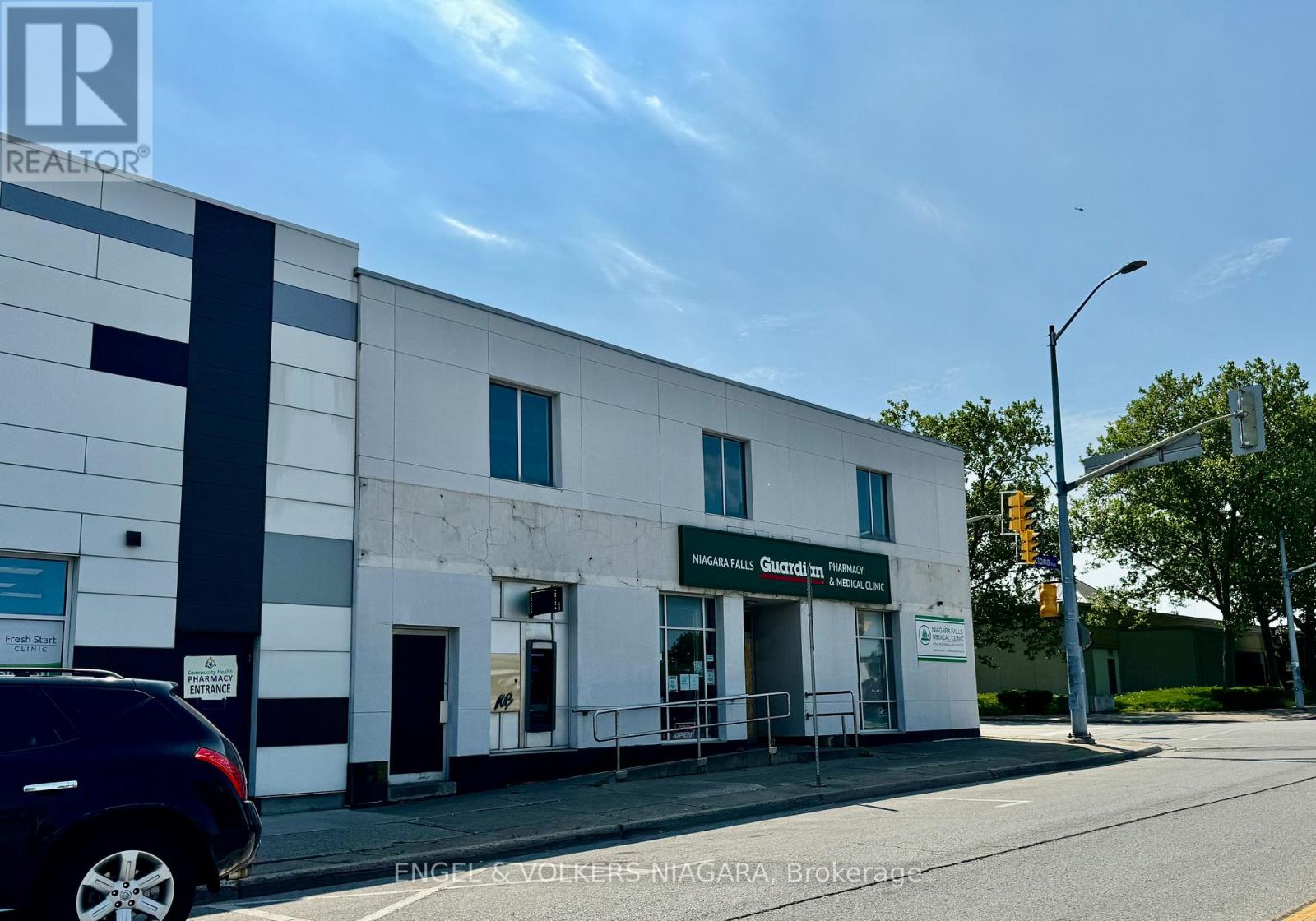 4796 Victoria Avenue, Niagara Falls, Ontario  L2E 4C3 - Photo 2 - X13751260