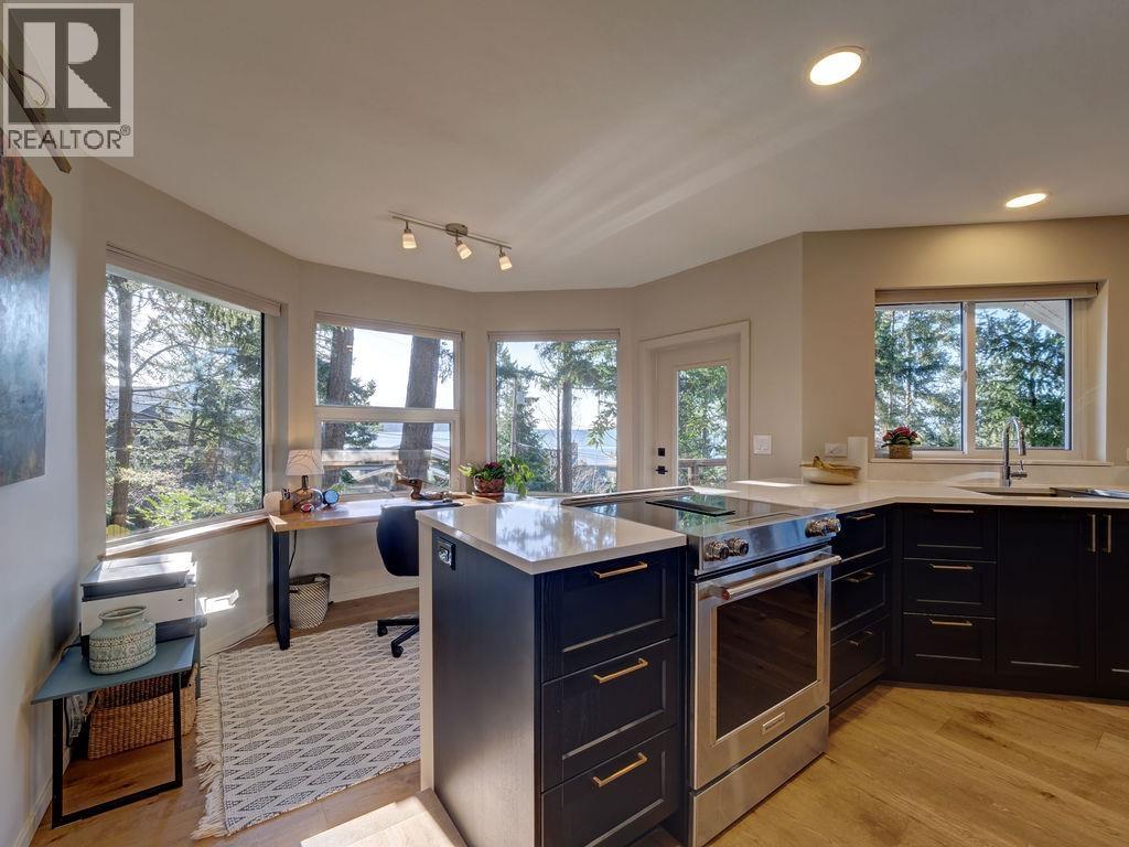 9291 Truman Road, Halfmoon Bay, British Columbia  V7Z 1B5 - Photo 21 - R3162030