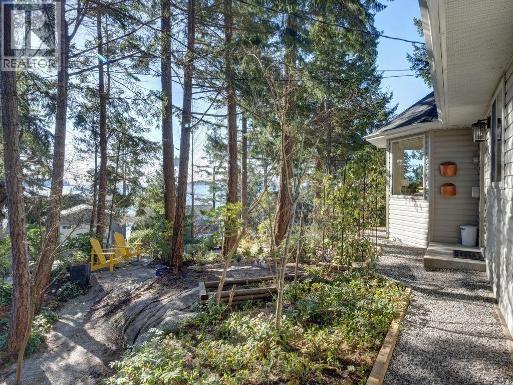 9291 Truman Road, Halfmoon Bay, British Columbia  V7Z 1B5 - Photo 38 - R3162030