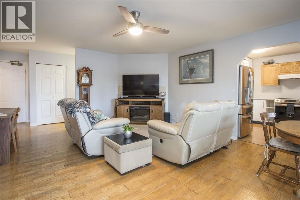 Main-9890 Lyndhurst Street, Burnaby, British Columbia  V3J 1G1 - Photo 3 - R3162026