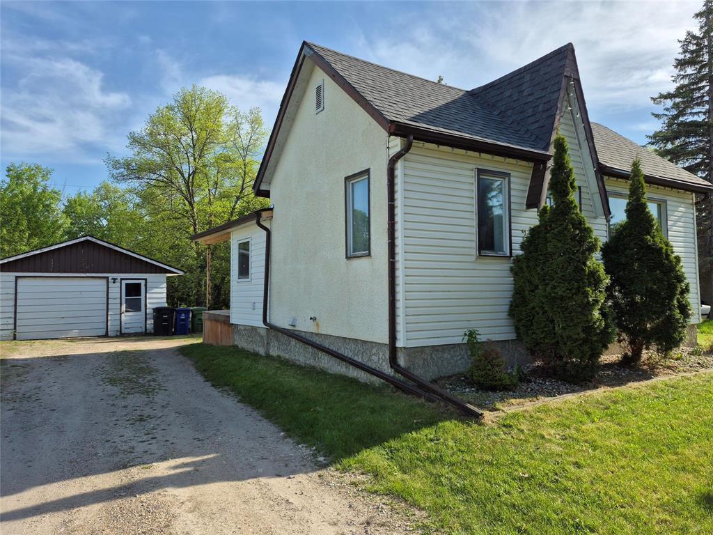 24 Birch Avenue, Mitchell, Manitoba  R5G 1G8 - Photo 1 - 202622366
