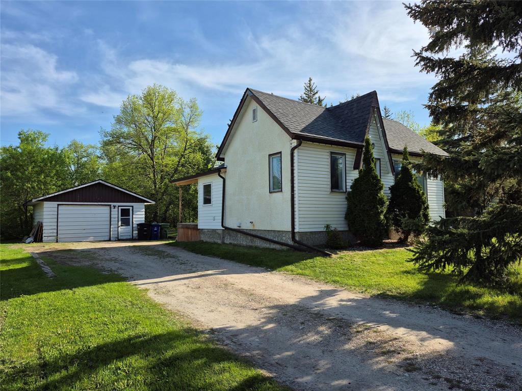 24 Birch Avenue, Mitchell, Manitoba  R5G 1G8 - Photo 2 - 202622366