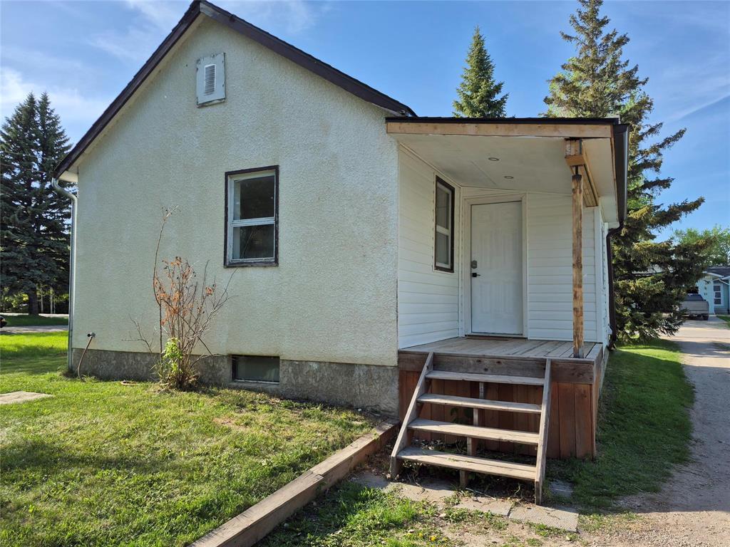 24 Birch Avenue, Mitchell, Manitoba  R5G 1G8 - Photo 4 - 202622366