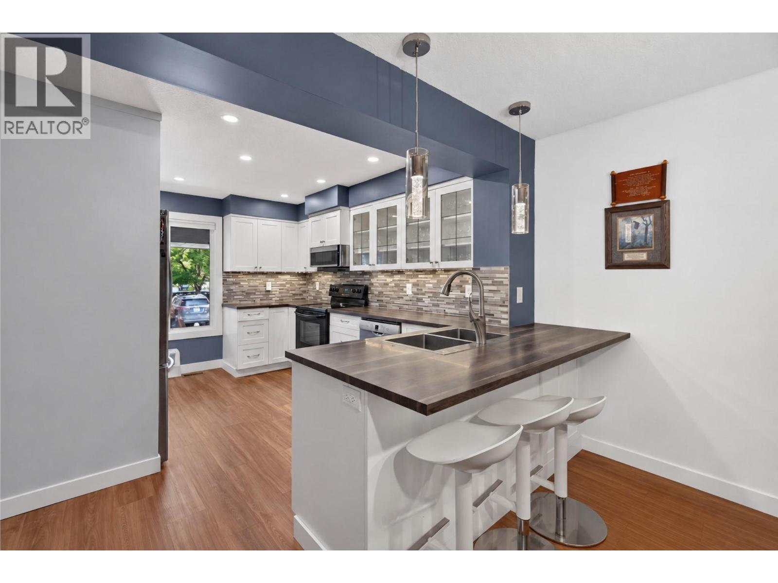 3000 Richter Street Unit# 9 Kelowna Photo 3