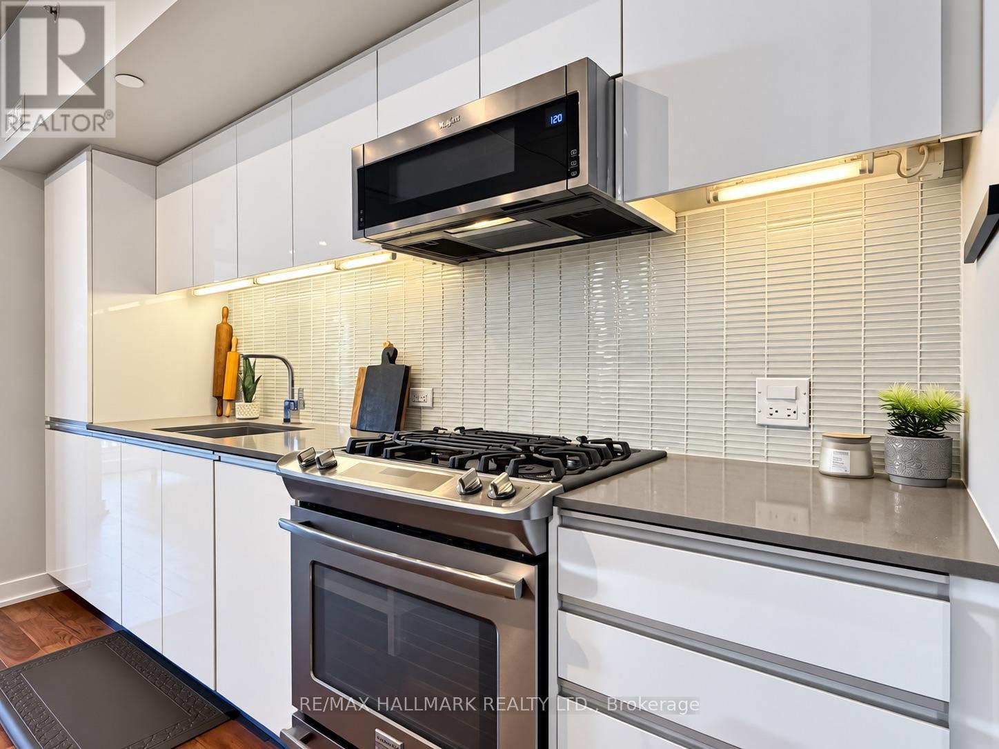 219 - 1190 Dundas Street E, Toronto, Ontario  M4M 0C5 - Photo 4 - E13751300