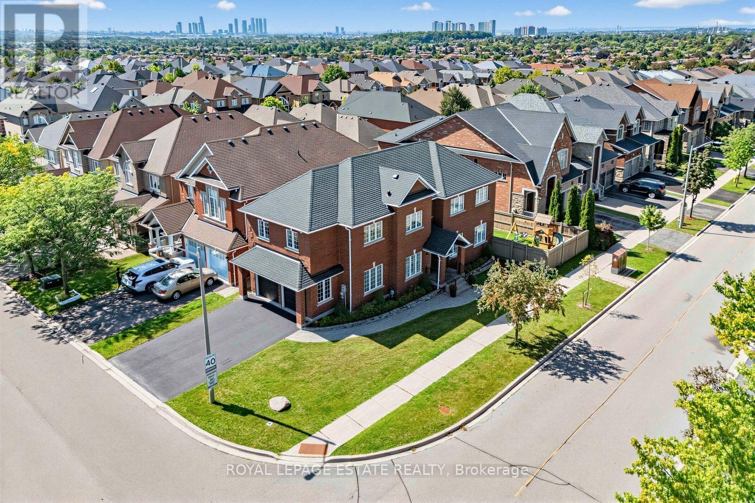 180 Jack Pine Road, Vaughan, Ontario  L6A 0L8 - Photo 2 - N13751280