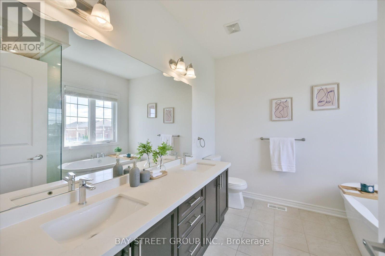 62 Roth Street, Aurora, Ontario  L4G 0W7 - Photo 25 - N13751342