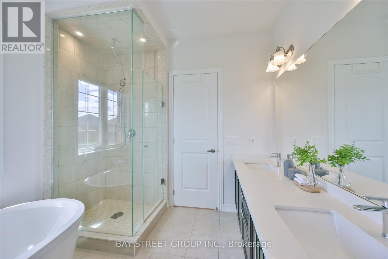62 Roth Street, Aurora, Ontario  L4G 0W7 - Photo 26 - N13751342