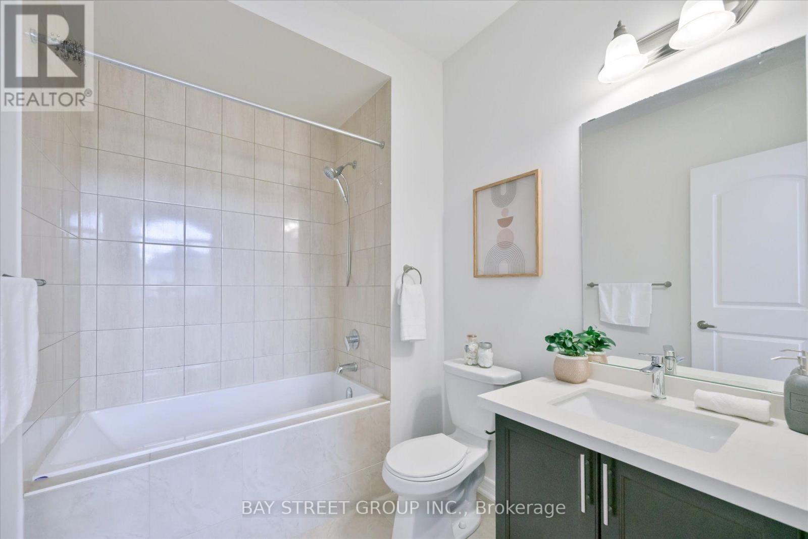 62 Roth Street, Aurora, Ontario  L4G 0W7 - Photo 35 - N13751342