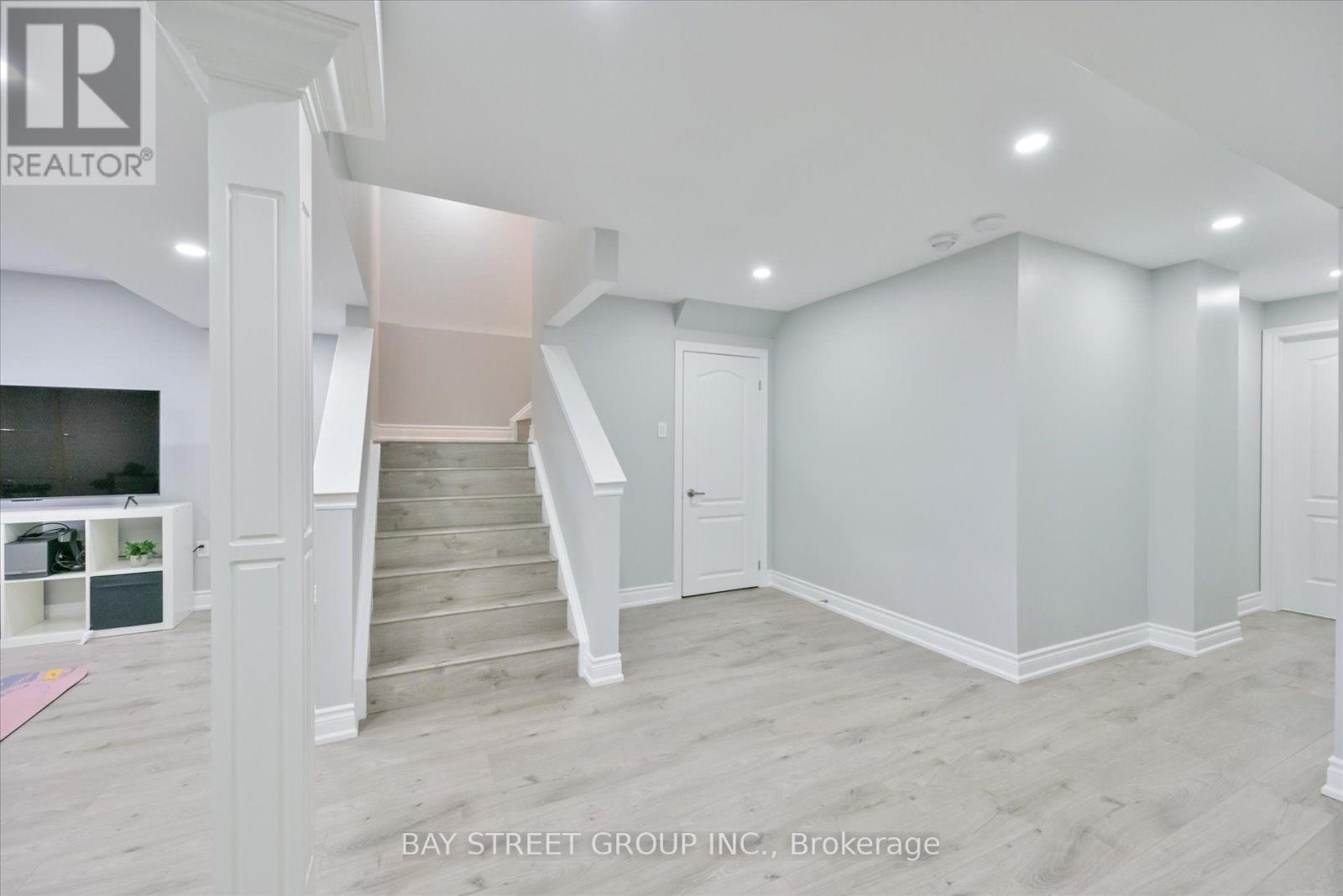 62 Roth Street, Aurora, Ontario  L4G 0W7 - Photo 39 - N13751342