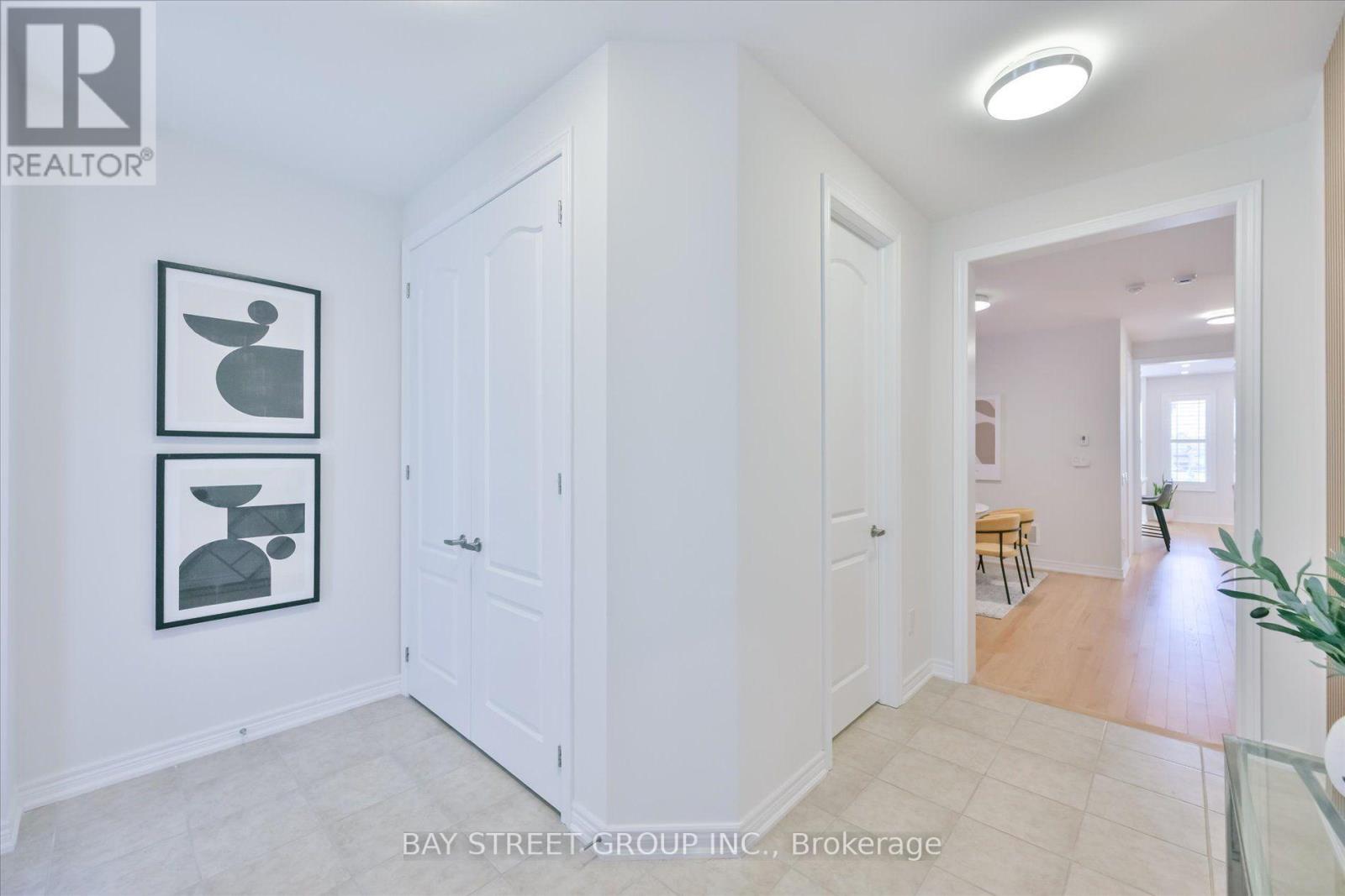 62 Roth Street, Aurora, Ontario  L4G 0W7 - Photo 5 - N13751342