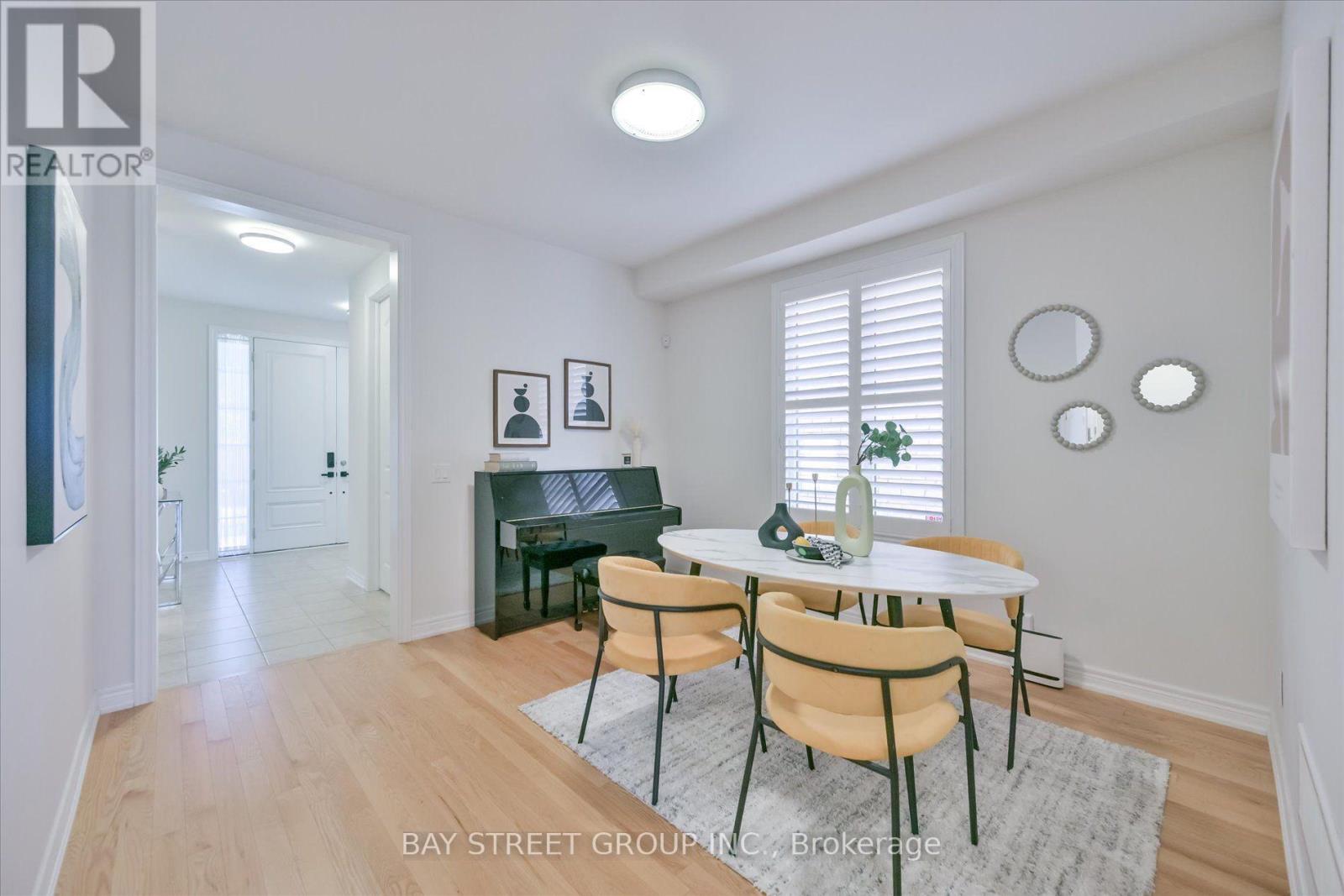 62 Roth Street, Aurora, Ontario  L4G 0W7 - Photo 8 - N13751342