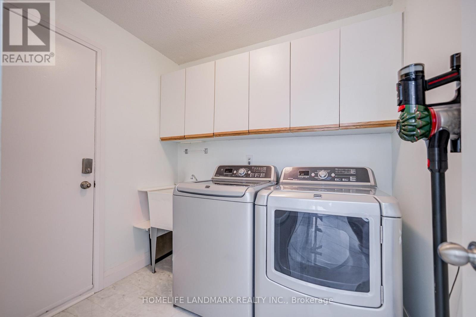 3191 Renton Road, Burlington, Ontario  L7M 2W8 - Photo 10 - W13751302