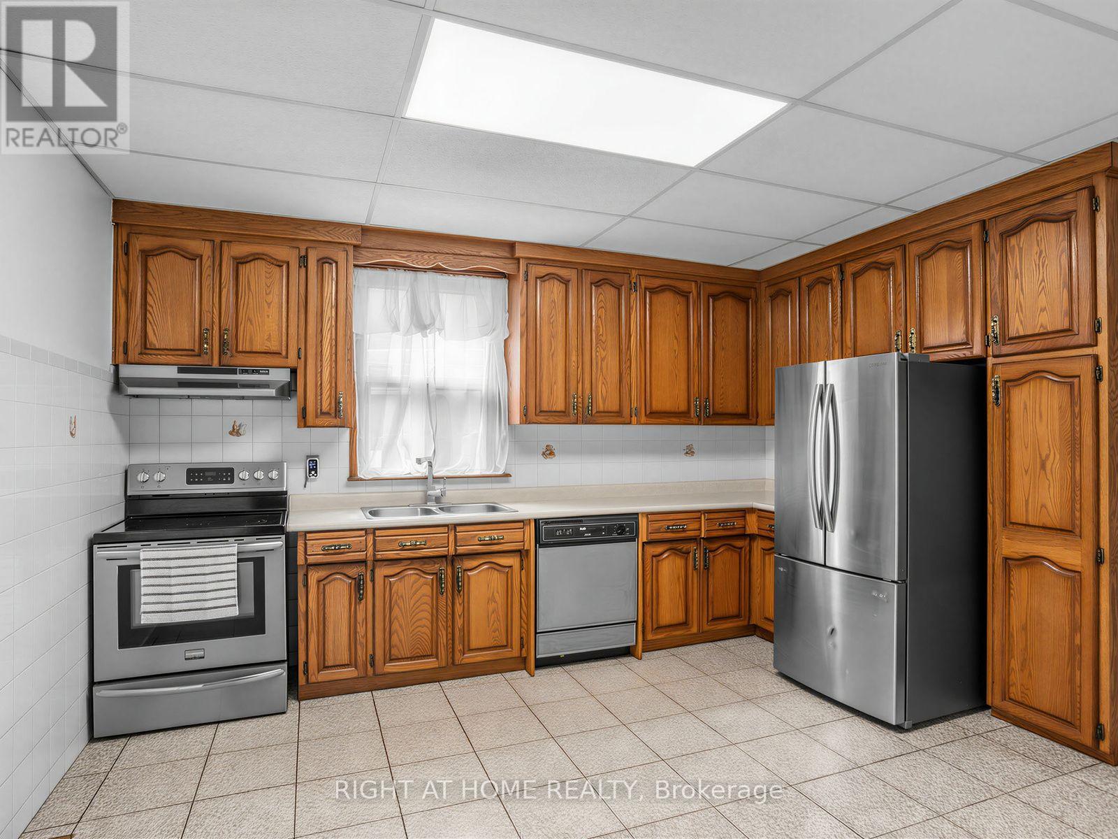 102 Judson Street, Toronto, Ontario  M8Z 1B1 - Photo 12 - W13751314