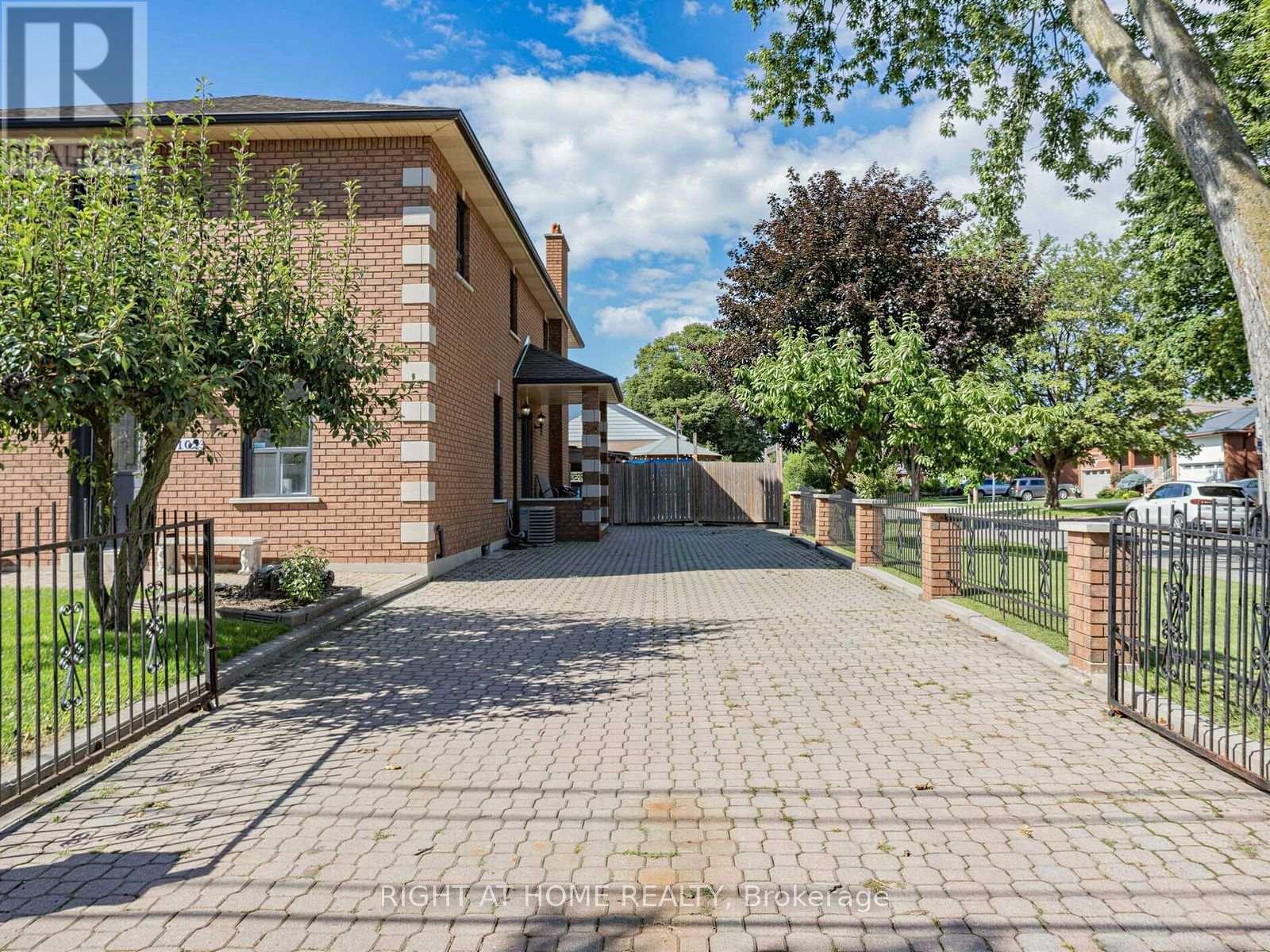 102 Judson Street, Toronto, Ontario  M8Z 1B1 - Photo 2 - W13751314