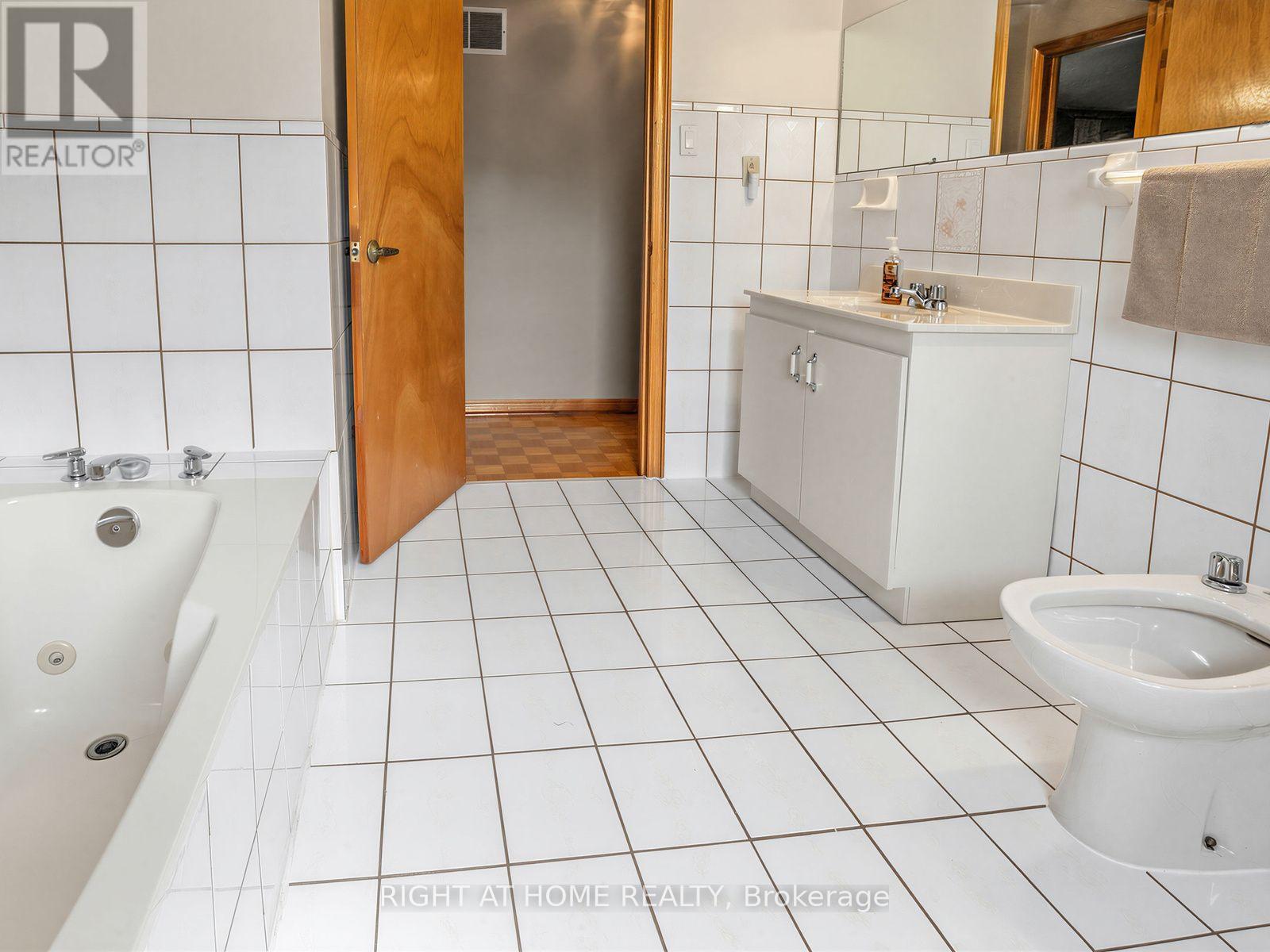 102 Judson Street, Toronto, Ontario  M8Z 1B1 - Photo 23 - W13751314