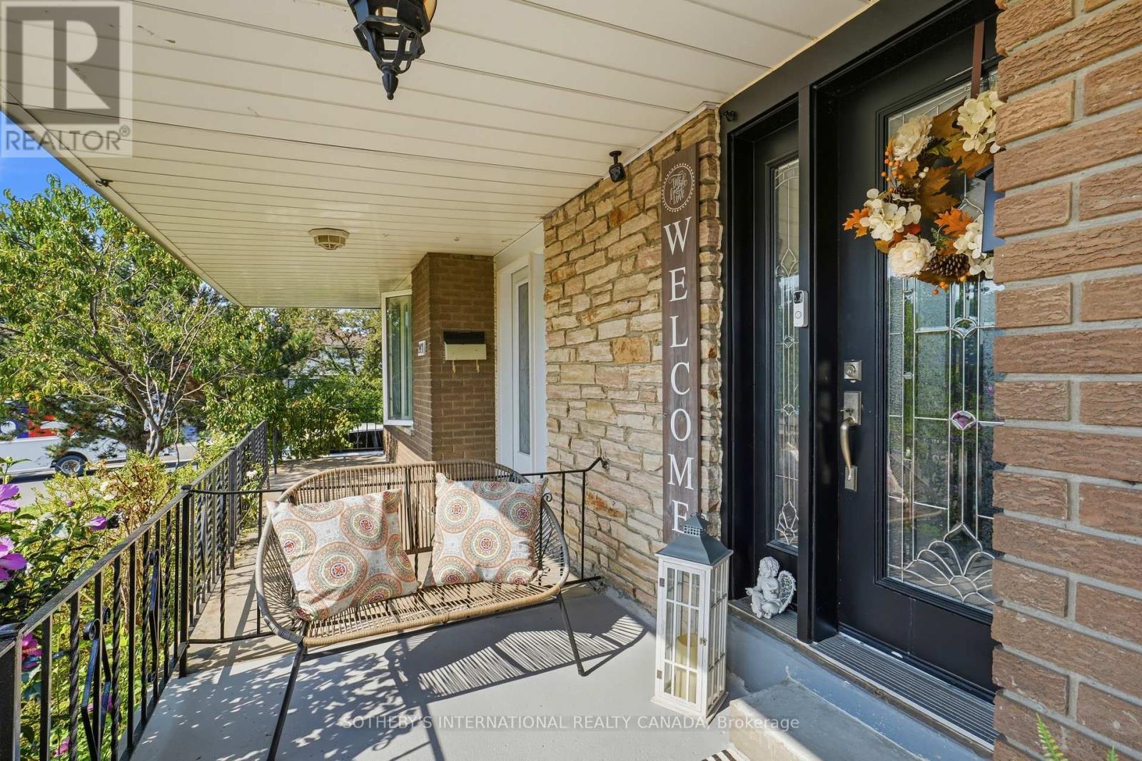 2429 Whaley Whaley Drive, Mississauga, Ontario  L5B 2B3 - Photo 6 - W13751332