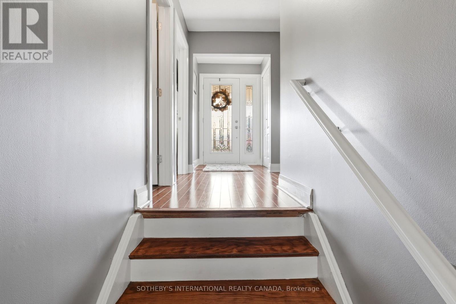 2429 Whaley Whaley Drive, Mississauga, Ontario  L5B 2B3 - Photo 8 - W13751332