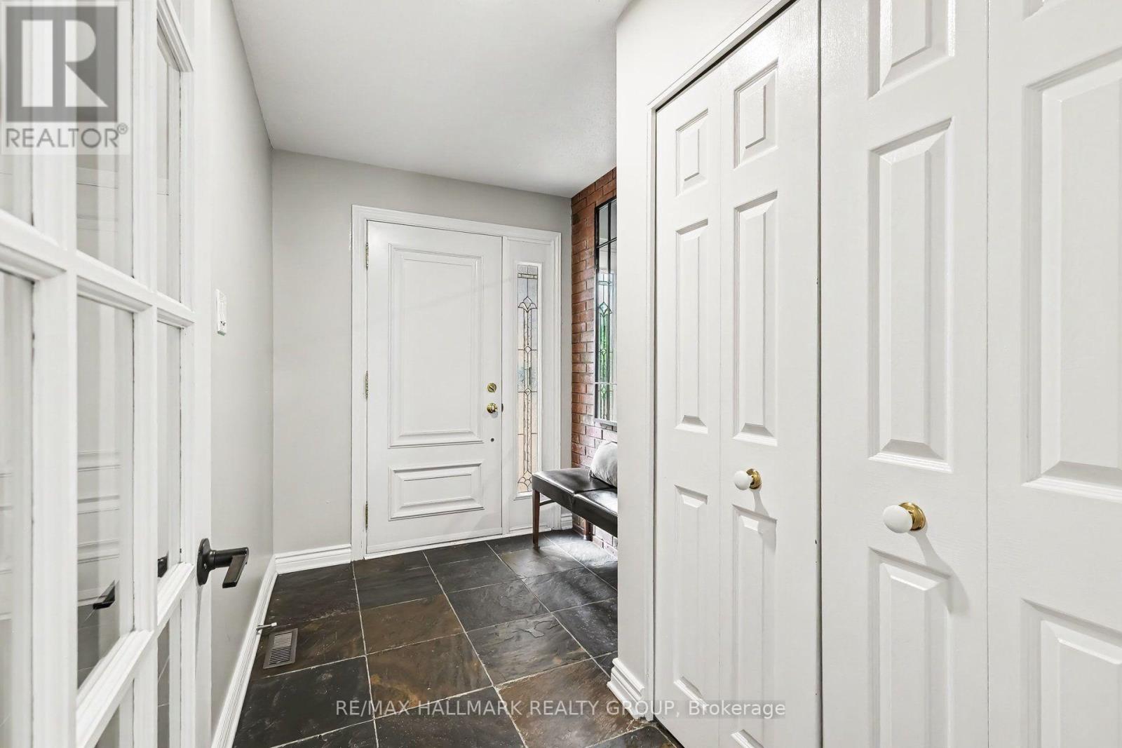 1673 Teslin Court, Ottawa, Ontario  K1C 4X1 - Photo 2 - X13751400