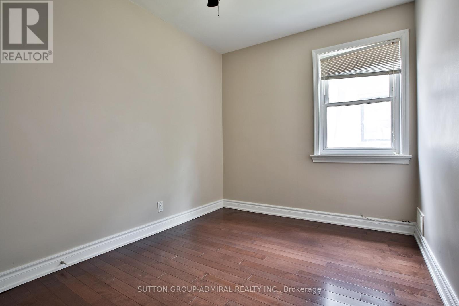 33 Regina Avenue, Toronto, Ontario  M6A 1R4 - Photo 12 - C13751390