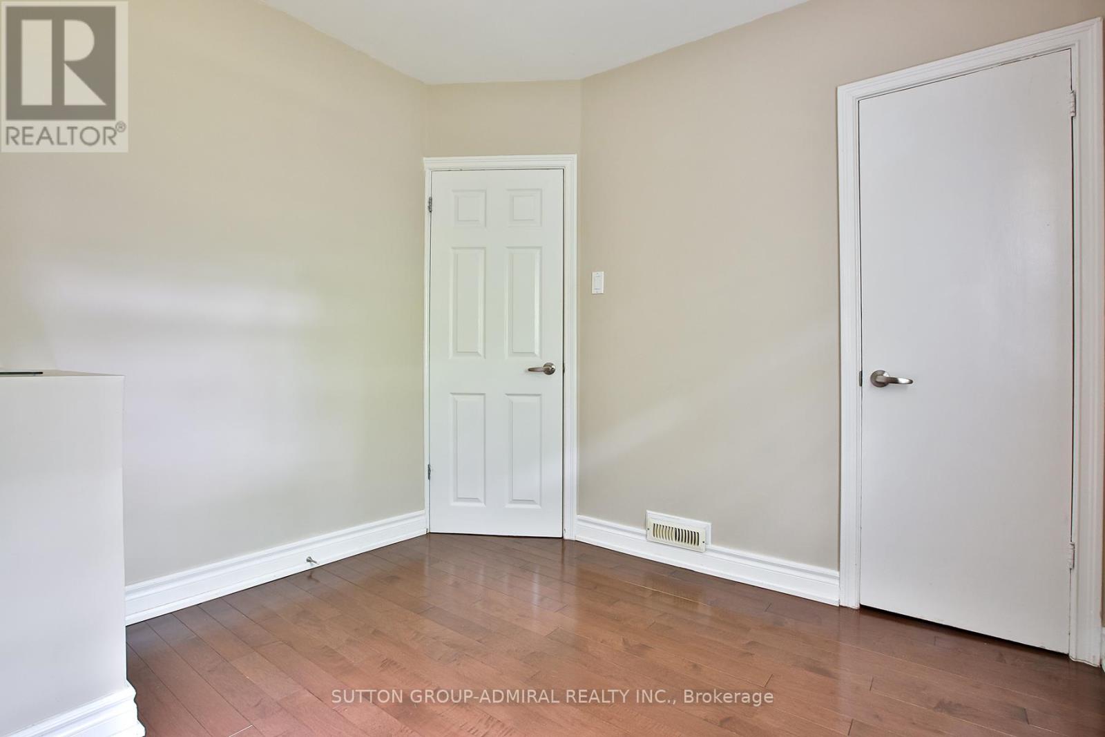 33 Regina Avenue, Toronto, Ontario  M6A 1R4 - Photo 18 - C13751390